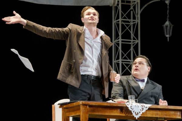 Современные исполнители главных ролей: Зубарев и Калистратов